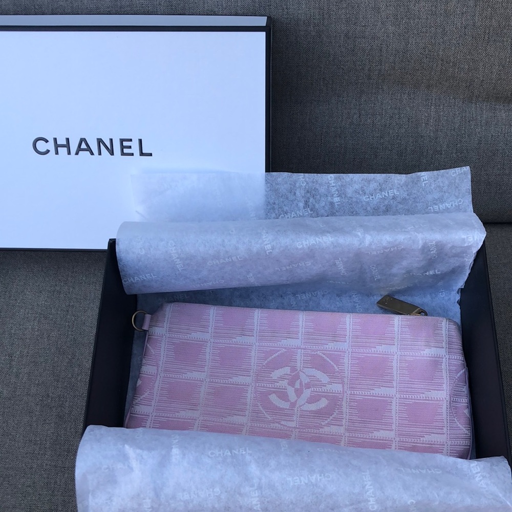 CHANEL New Travel Line Pink Pochette
